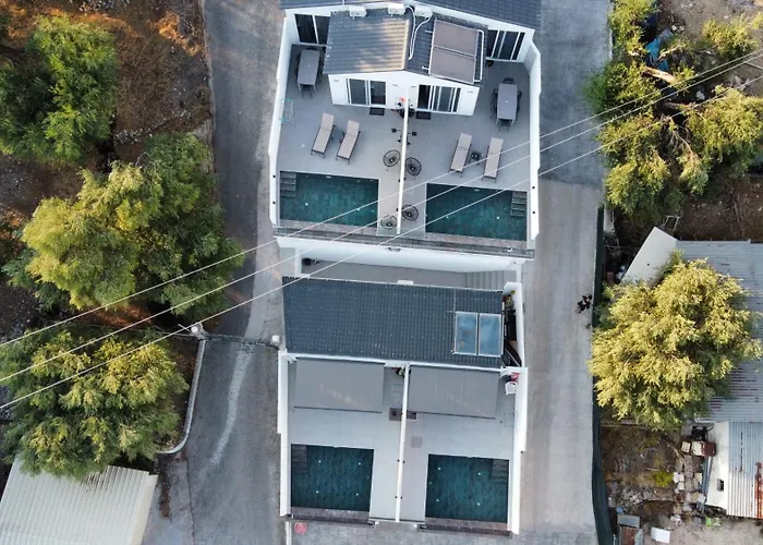 Akrogiali Apartments